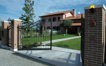 AUTOMAZIONE CANCELLI E BASCULANTI